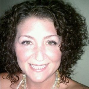 Meet your Posher, Carla